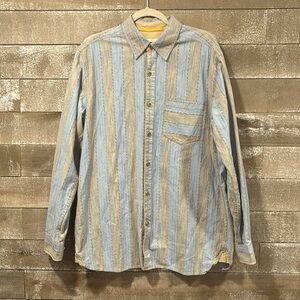 Territory Ahead 100% cotton textured button down size Large